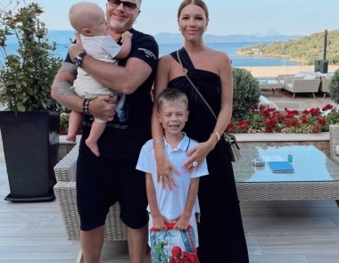 Певица рассказала vizzoomir.com, что 6-летний Артемий буквально не отпускает ее ни на минуту