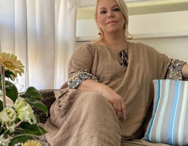 Актриса рассказала о своей коллекции Красных Шапочек" и показала "куклу-двойника", которую отдала на благотворительные цели