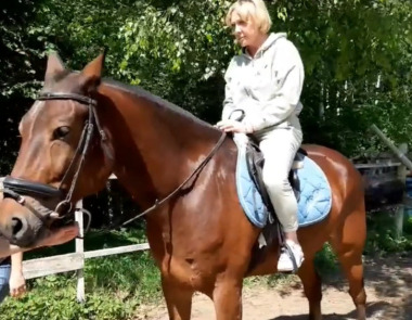 Легендарная актриса Елена Яковлева вызвала огромный ажиотаж своим появлением в,Ярославле