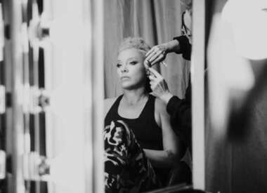 Пришлось разрезать шею: певица Pink провела новый год на операционном столе