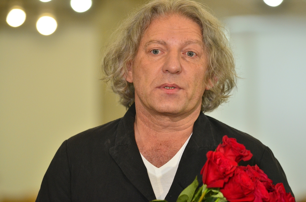 Александр Олейников на прощании с Владимиром Меньшовым. Фото: Павел Кашаев