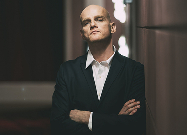 Юрий Колокольников удивил шевелюрой на премьере фильма