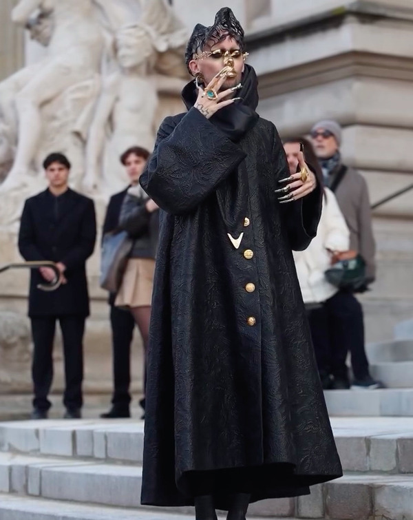 Гостья показа Schiaparelli