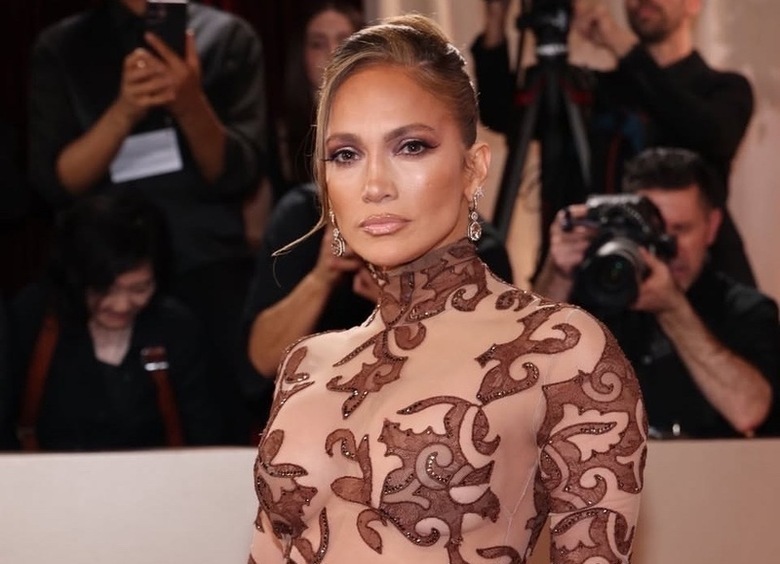 Naked dress на красных дорожках: как звезды переосмысливают «голое платье»