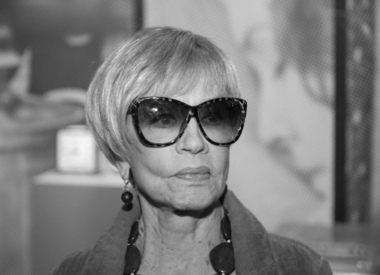 Вера Алентова