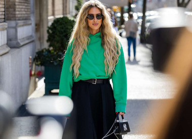Новый smart casual: с чем сочетать худи, чтобы выглядеть актуально
