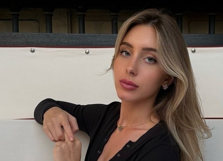 Невеста Павла Дурова зажгла в бикини