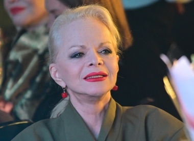 Лариса Долина