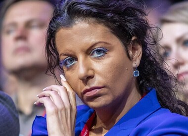 Новая прическа и лучезарная улыбка: онкобольная Симоньян впервые за долгое время появилась на публике