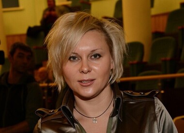 Яна Троянова*