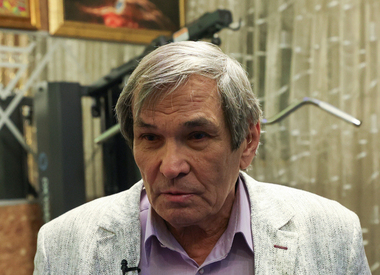 «Иногда ходим спать вместе»: Алибасов раскрыл детали семейной жизни с молодой супругой