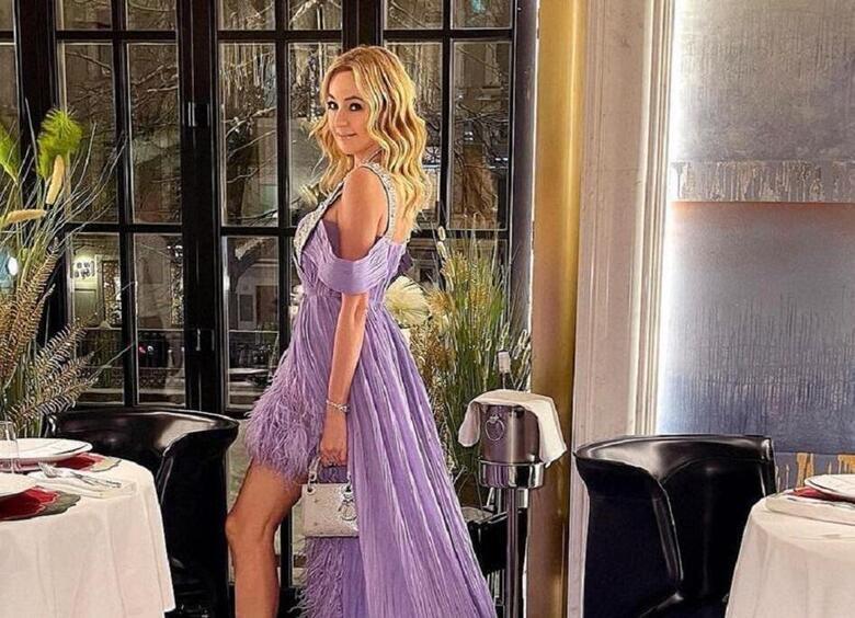 Яна Рудковская показала фото в купальнике с мальдивского пляжа