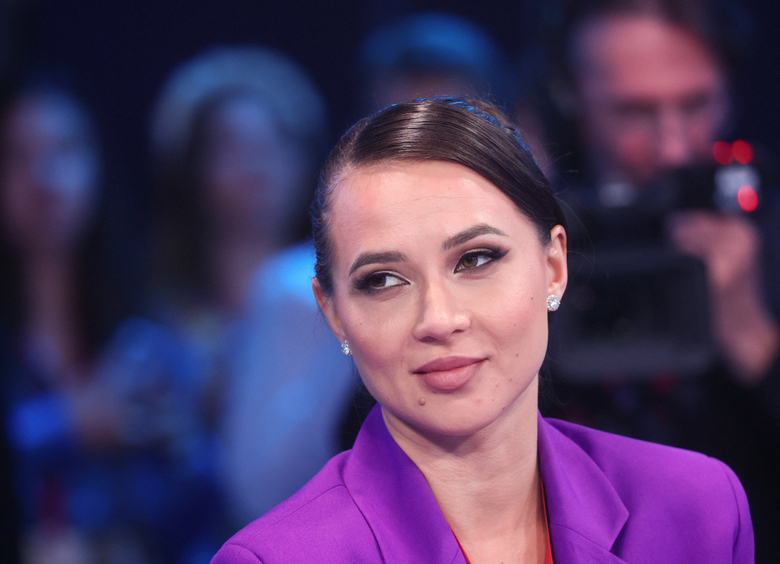 «Не хочет, чтобы кто-нибудь видел»: новое видео с неузнаваемой после химии Лерчек появилось в Сети