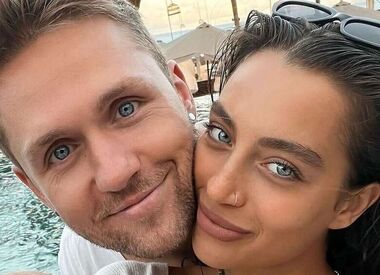 Влад Соколовский и Ангелина Суркова устроили романтическую фотосессию на жарком курорте