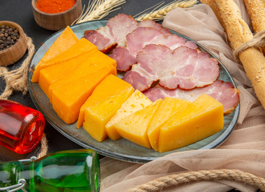 Проверьте холодильник — эти продукты вызывают отеки каждое утро