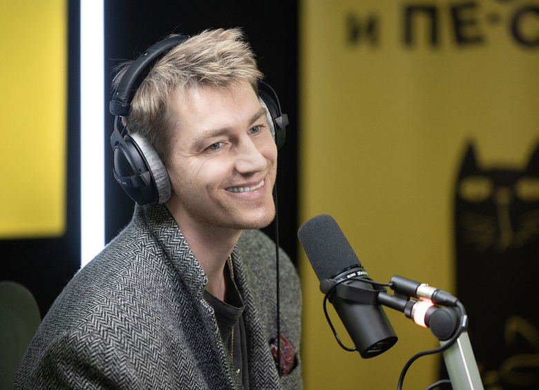 Алексей Воробьев: «Жена сидит с джойстиком под пледиком — и это она мне подарила приставку!»