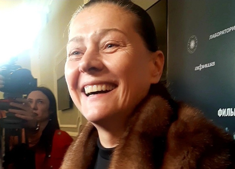 Кадры недели: Голубкина намекнула на родство с Высоцким, Киркоров отстоял в суде дорогую недвижимость