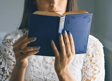 Весна-2026: какие цвета маникюра будут в тренде