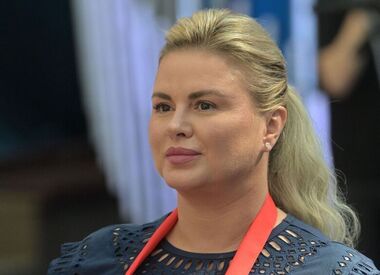 Анна Семенович объяснила, почему молодежь массово слушает хиты 90-х