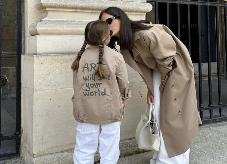 Современные family look не требуют полной идентичности нарядов.