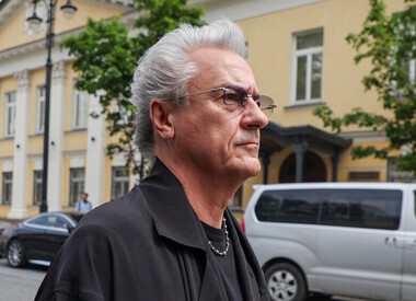 Олег Меньшиков