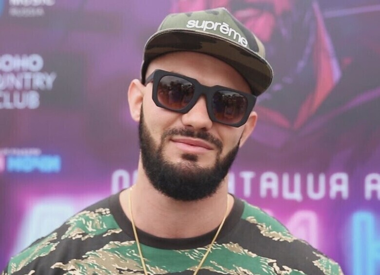 Джиган увидел бездомных котов и вспомнил о дочери