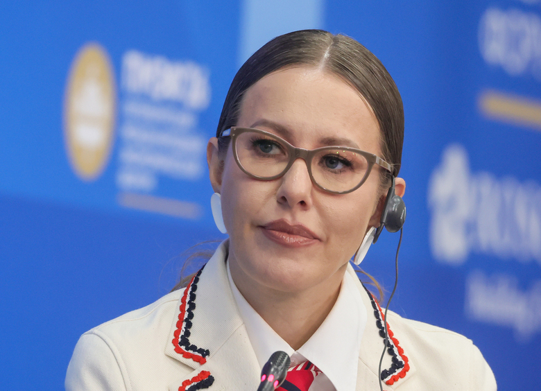 Ксения Собчак провокационно пошутила над мужчинами в форме