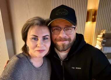 «Шикарная!»: 63-летняя мать Гарика Харламова взбудоражила фанатов снимком в бикини