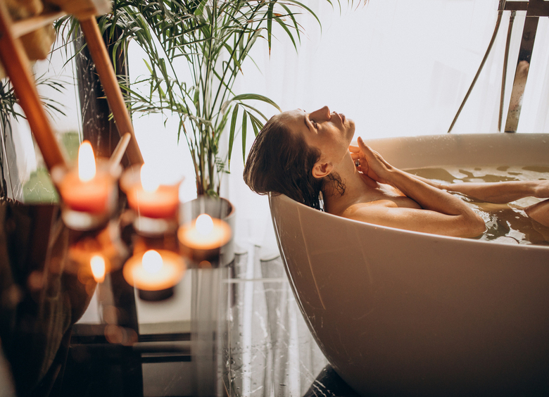 Ванна как личное пространство: 9 занятий, которые сделают водные процедуры полезнее