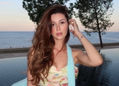 Анна Заворотнюк
