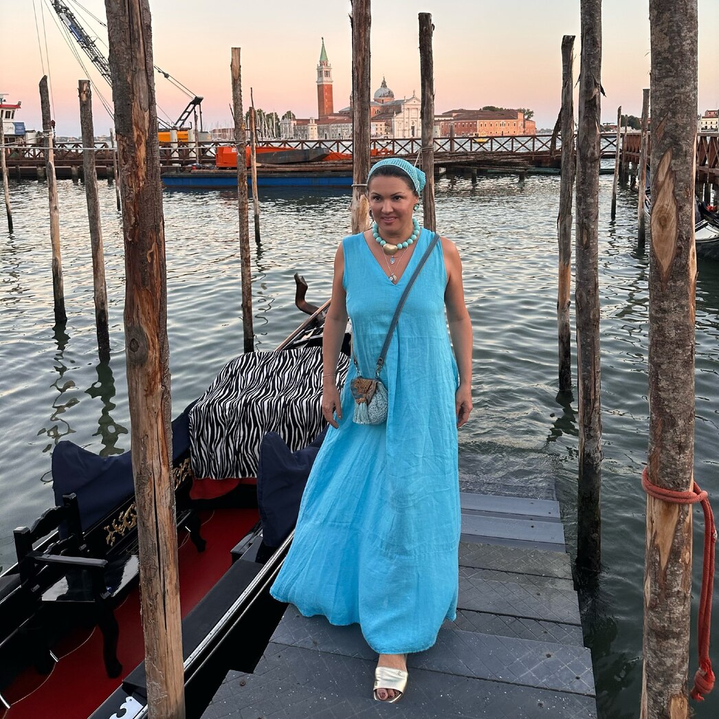 Анна Нетребко