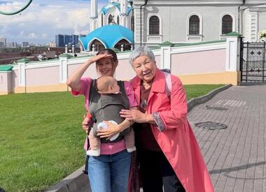 «Вот так бывает»: Катерина Шпица показала 4-месячного сына и свекровь в Казани