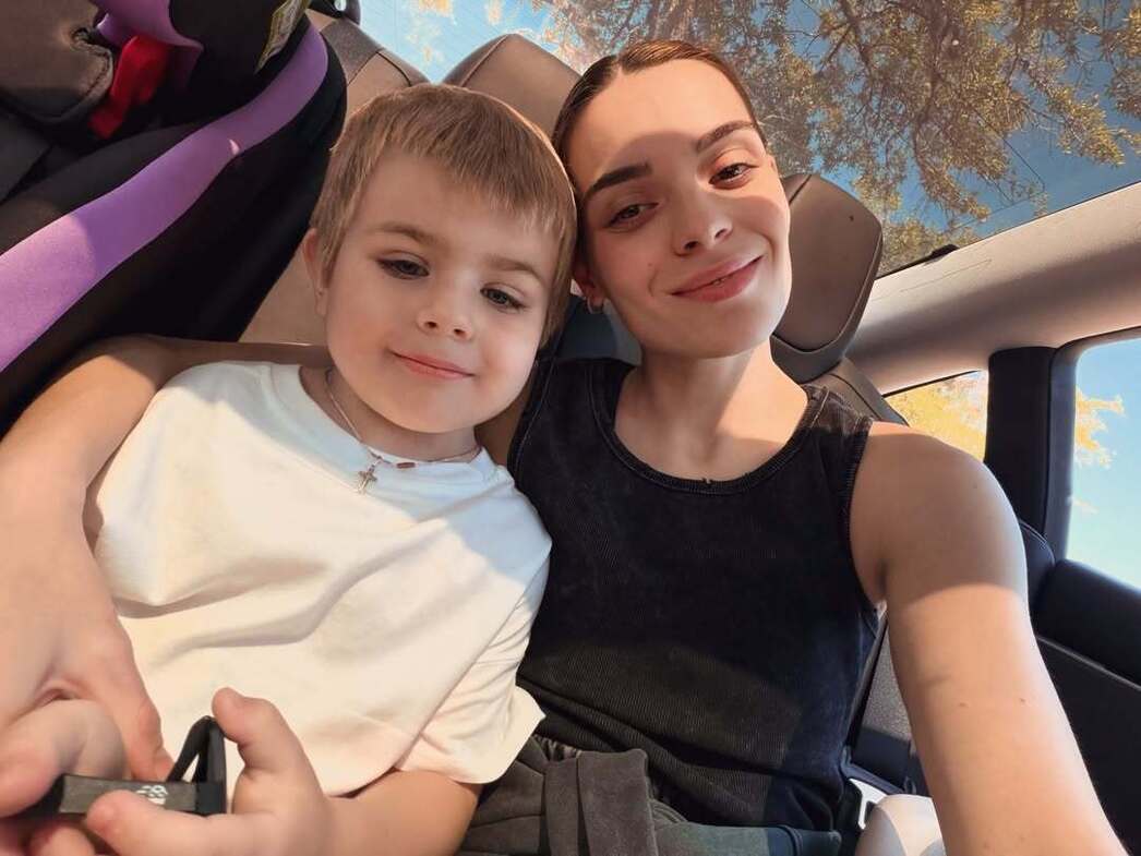 Аделина Сотникова со старшим сыном