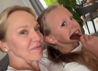 «Хотела свою копию»: Альбина Джанабаева показала подросшую дочь Агату и умилила подписчиков