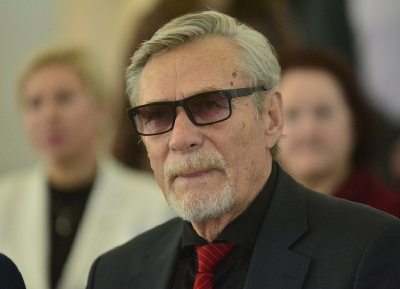 Все семейство в сборе: дочь 81-летнего Александра Михайлова поделилась редким фото с родителями
