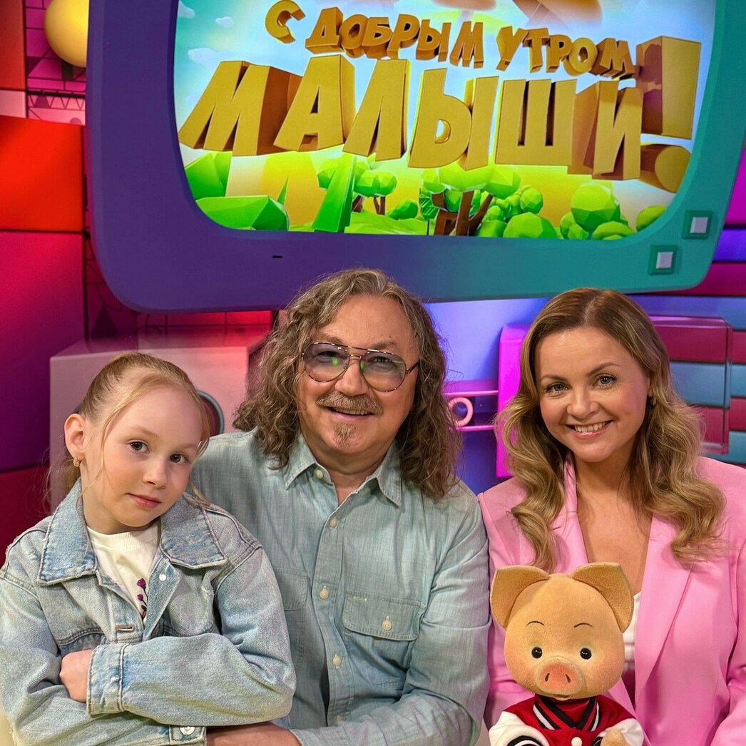 Игорь Николаев и Юлия Проскурякова с дочерью Вероникой
