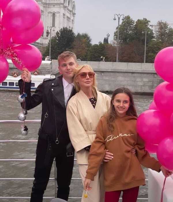 Кристина Орбакайте, Дени Байсаров, Клава Земцова
