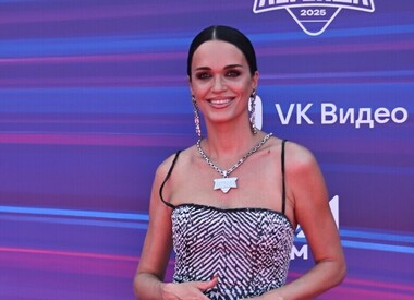 Певица Слава пожаловалась на отель и передумала отказываться от алкоголя