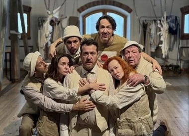 Кирилл Сафонов анонсировал премьеру «Ревизора» в Риге и ответил на критику в комментариях
