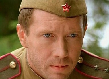 Евгений Миронов рассказал, почему все еще живет с мамой